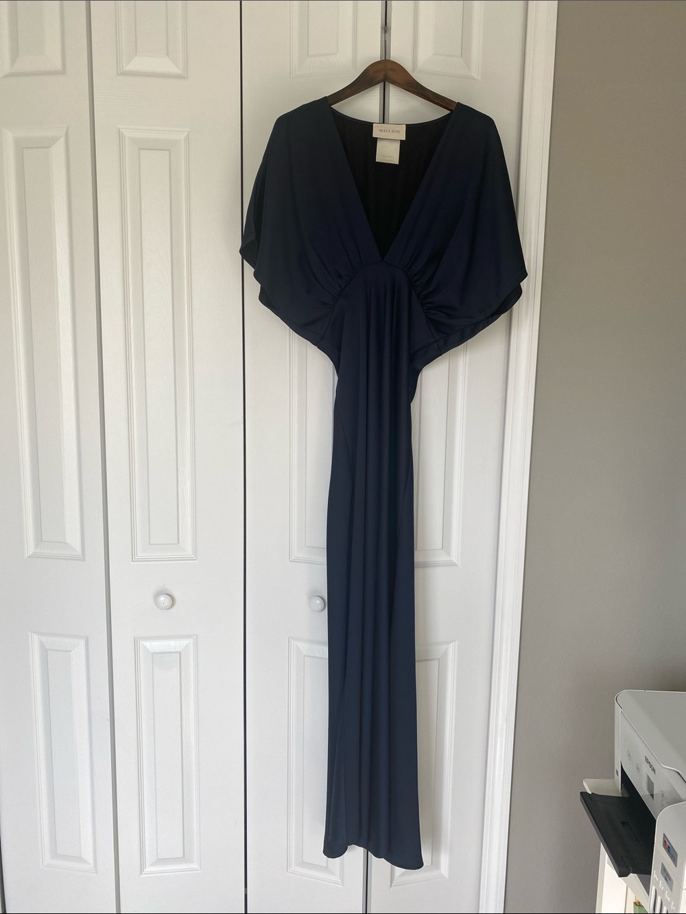 Elegant Navy V-Neck Maxi Dress